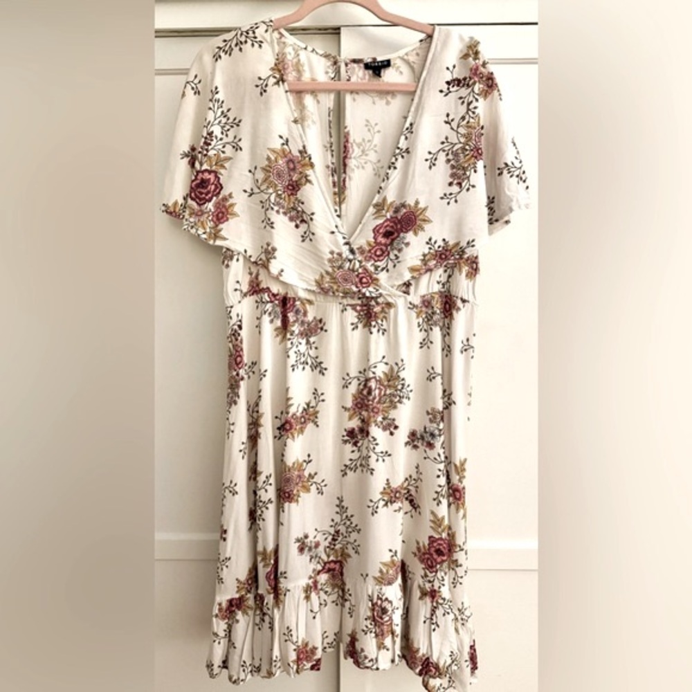 NWOT TORRID Sz. 2 - Multi-Color Floral Print  Challis Caplet Skater Dress 🌺